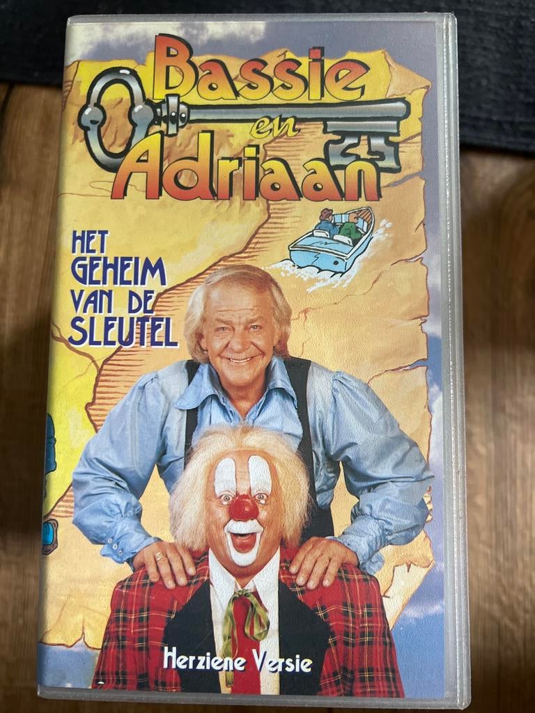 Bassie en Adriaan - Het Geheim van de Sleutel (VHS), Alle leeftijden, Ophalen of Verzenden, Gebruikt, Actie en Avontuur