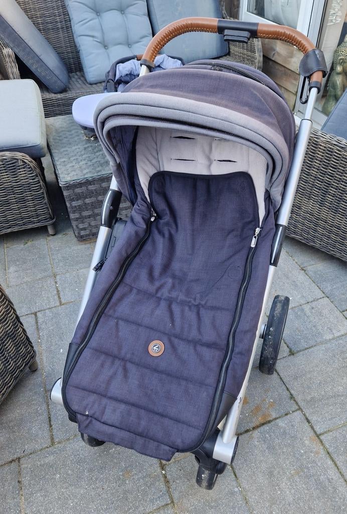 Mutsy kinderwagen en wandelwagen in een., Ophalen of Verzenden, Regenhoes