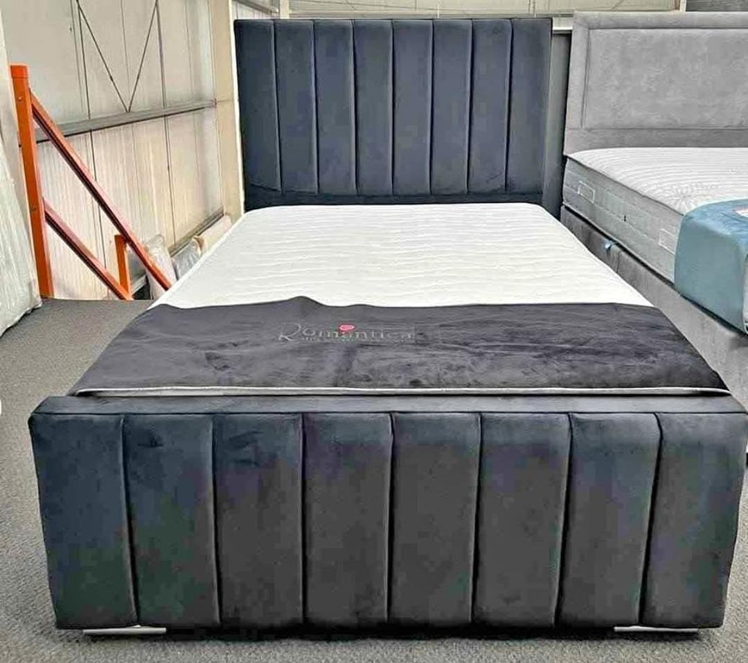 Nieuw bed van 160x200 met matras, Tuin en Terras, Ophalen of Verzenden, Nieuw