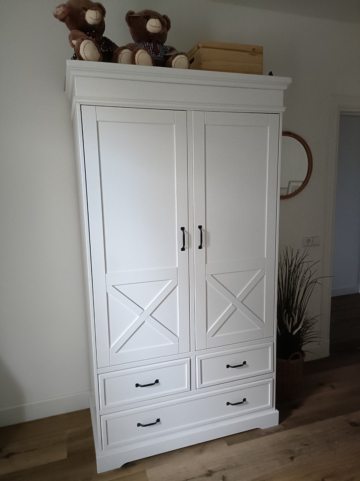 Babykamer set Kidsmill: Kledingkast, Ledikant en Wandplank, 70 tot 85 cm, Zo goed als nieuw, Lattenbodem, 140 tot 160 cm