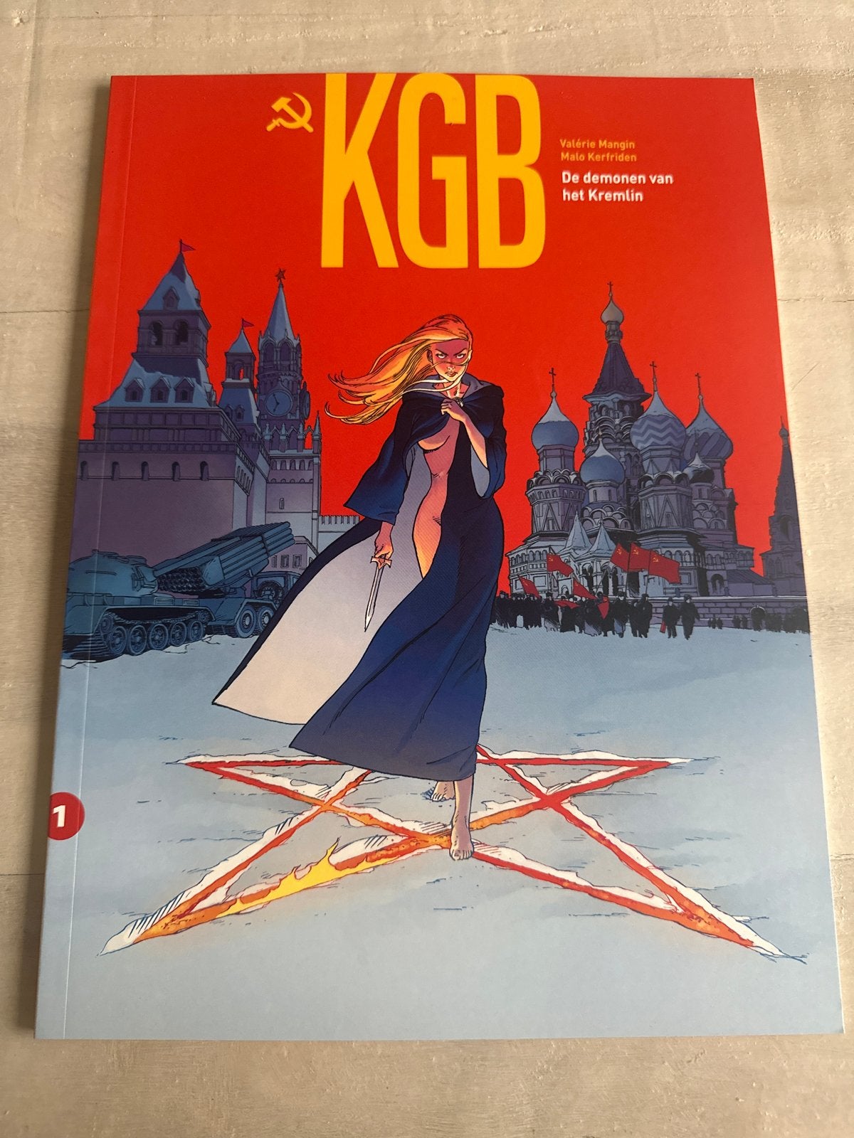 KGB: De demonen van het Kremlin - Stripboek deel 1, Eén stripboek, Ophalen of Verzenden, Zo goed als nieuw