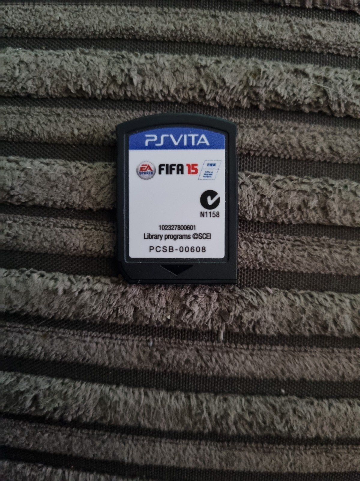 FIFA 15 PS Vita - Voetbalplezier voor onderweg, Ophalen of Verzenden