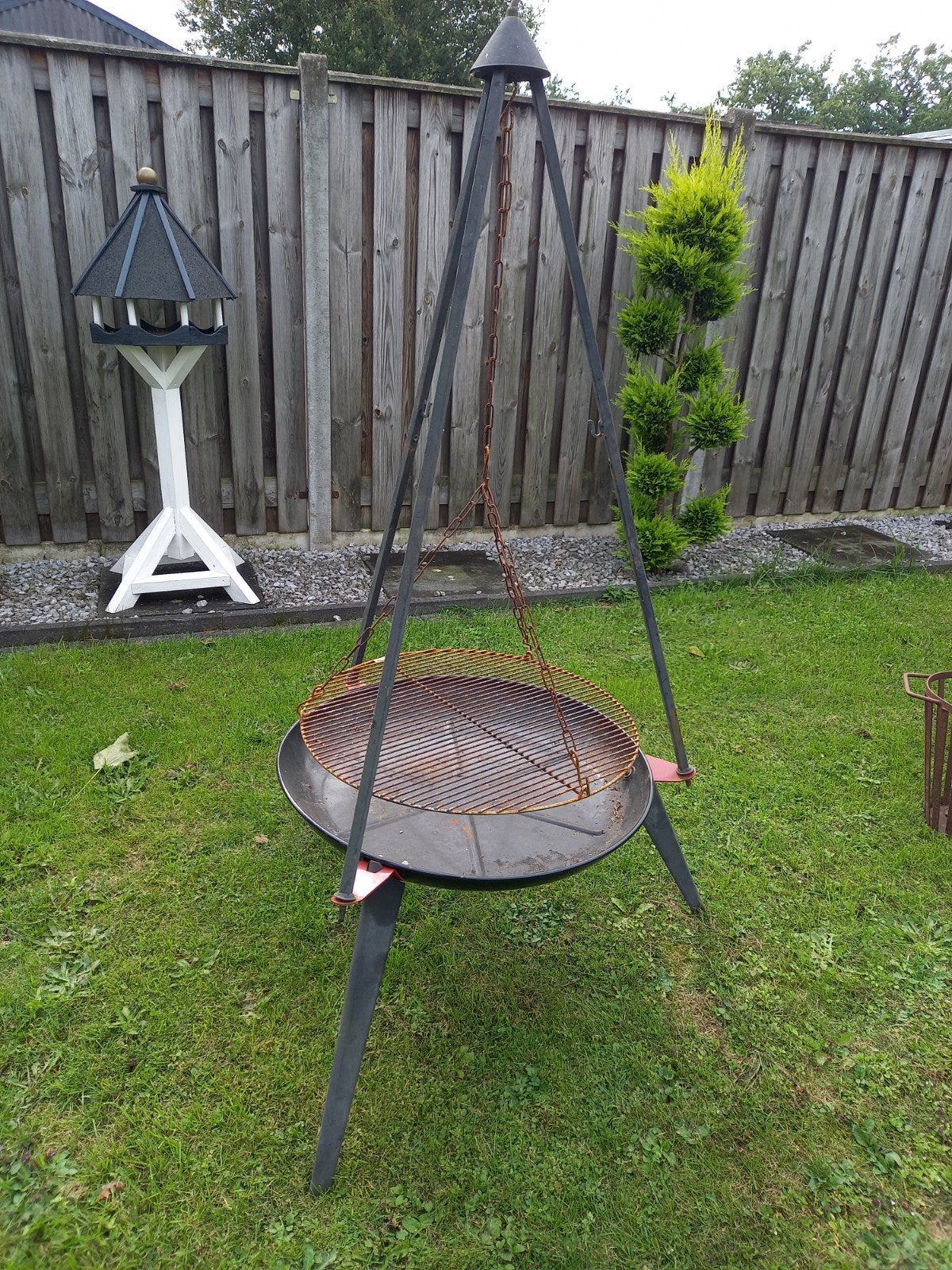Vuurschaal met driepoot en grillrooster, Ophalen, Gebruikt