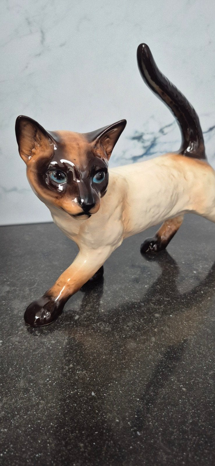 Prachtige grote Goebel Siamese Kat  - 34x25 cm, Verzamelen, Ophalen of Verzenden, Zo goed als nieuw, Dier