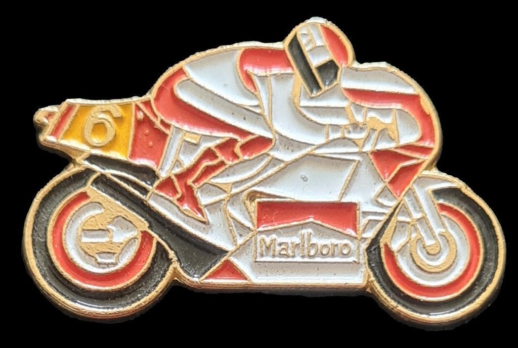 Norton Marlboro pin- gelakt, Verzamelen, Verzenden, Nieuw, Transport, Speldje of Pin