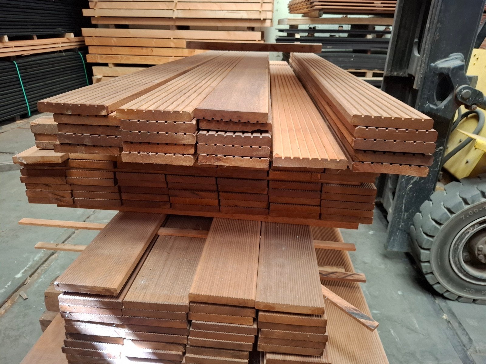 partij 21 st hardhout vlonderplanken 245 cm bezorgen mogelij, Ophalen, Nieuw, A, Hout