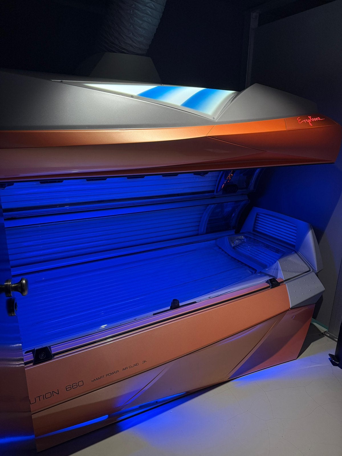 Ergoline 660 smart power airconditioning zonnebank, Witgoed en Apparatuur, Zonnebanken en Gezichtsbruiners, Ophalen, Zo goed als nieuw