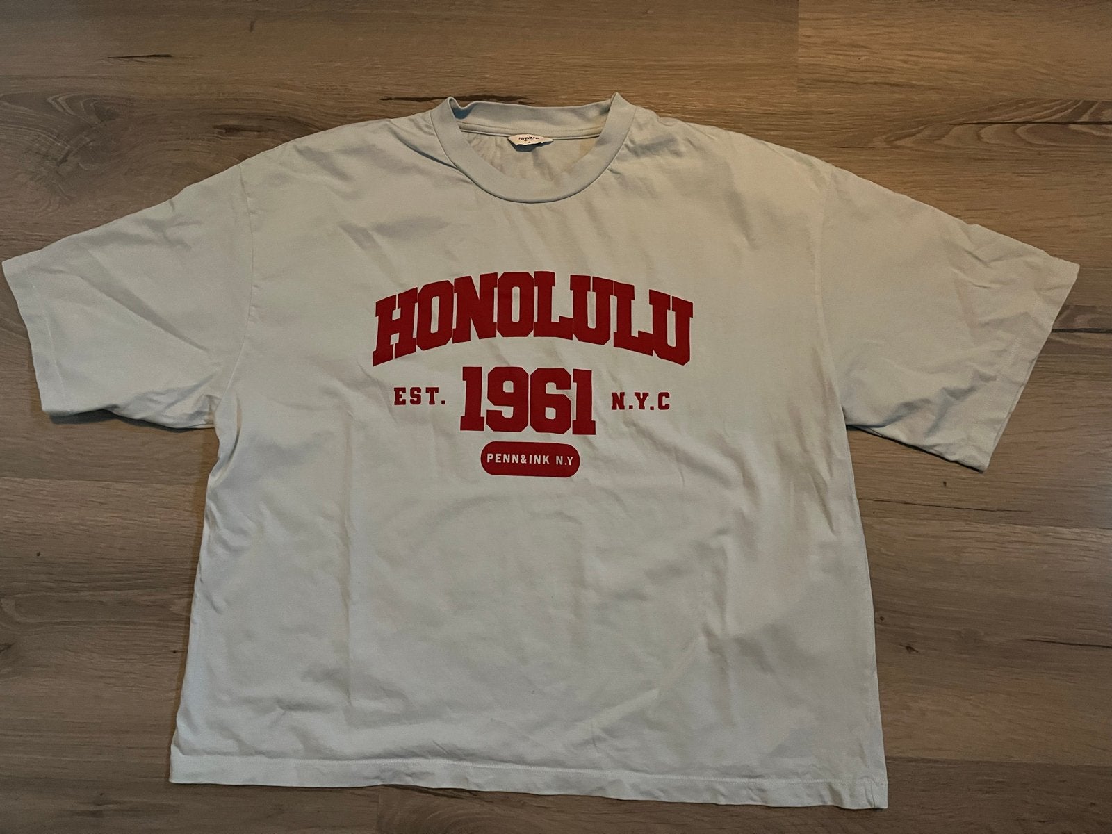 Penn&Ink T-shirt Honolulu lichtblauw met rode opdruk XL, Kleding | Dames, Blauw, Maat 42/44 (L), Ophalen of Verzenden, Korte mouw