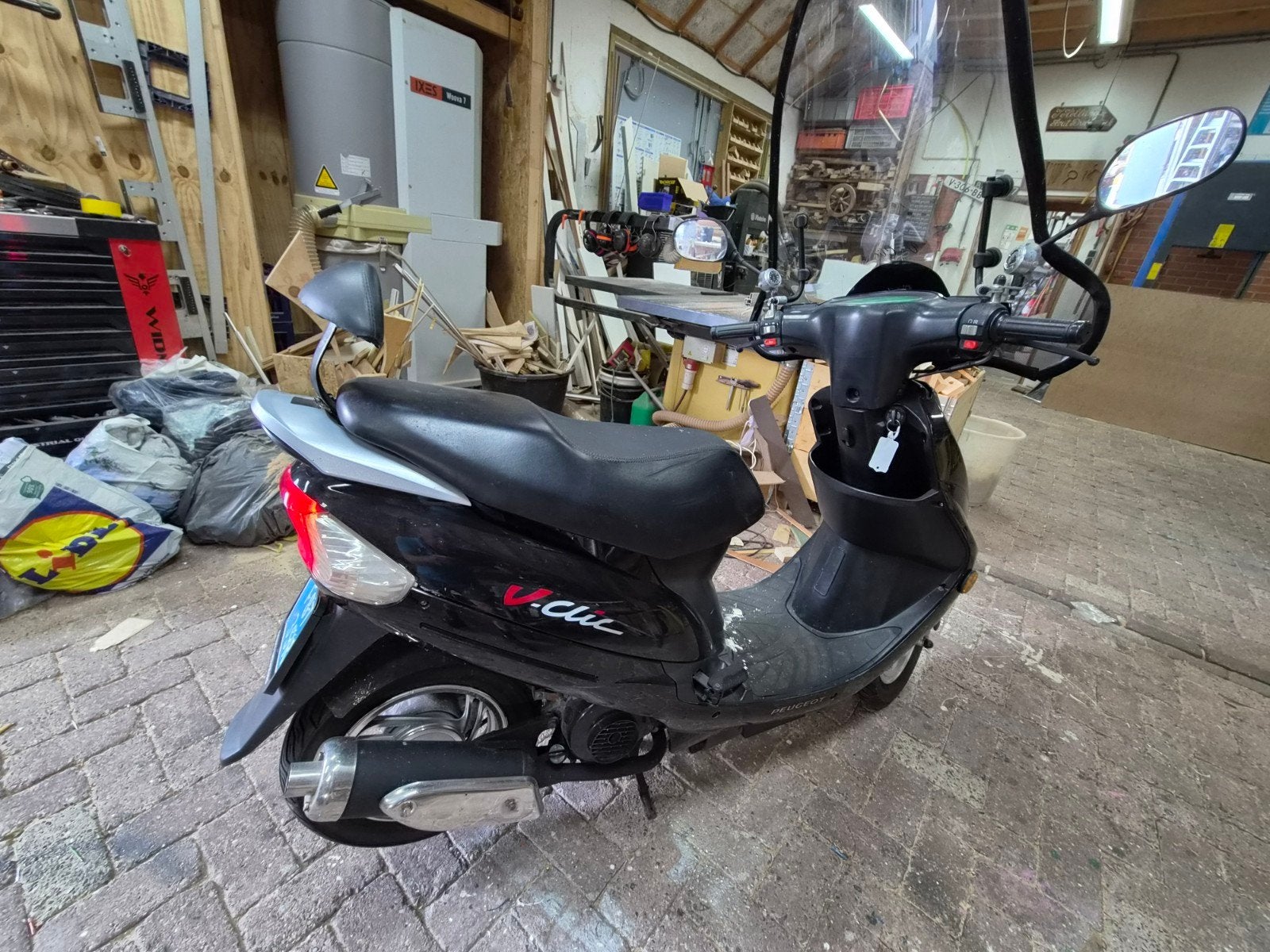 Peugeot v clic scooter, Ophalen