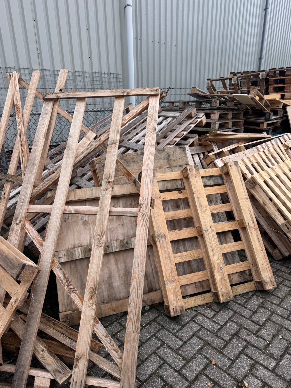 Gebruikte pallets gratis afhalen, 6 m³ of meer, Ophalen