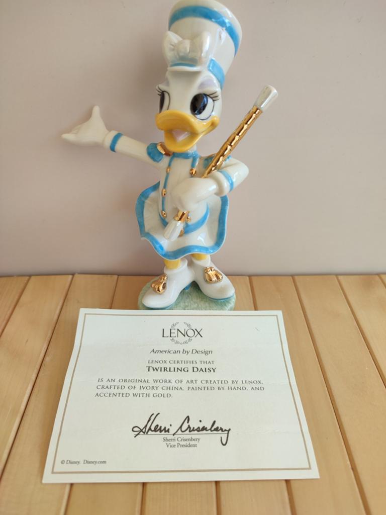 Disney Lenox Twirling Daisy (Katrien) Statue, Ophalen of Verzenden, Nieuw, Beeldje of Figuurtje