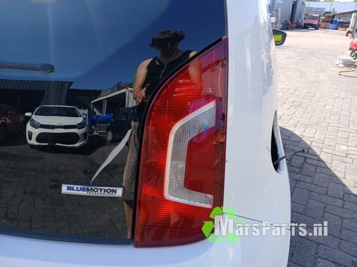 Achterlicht rechts van een Volkswagen UP, Gebruikt, -, Volkswagen, -