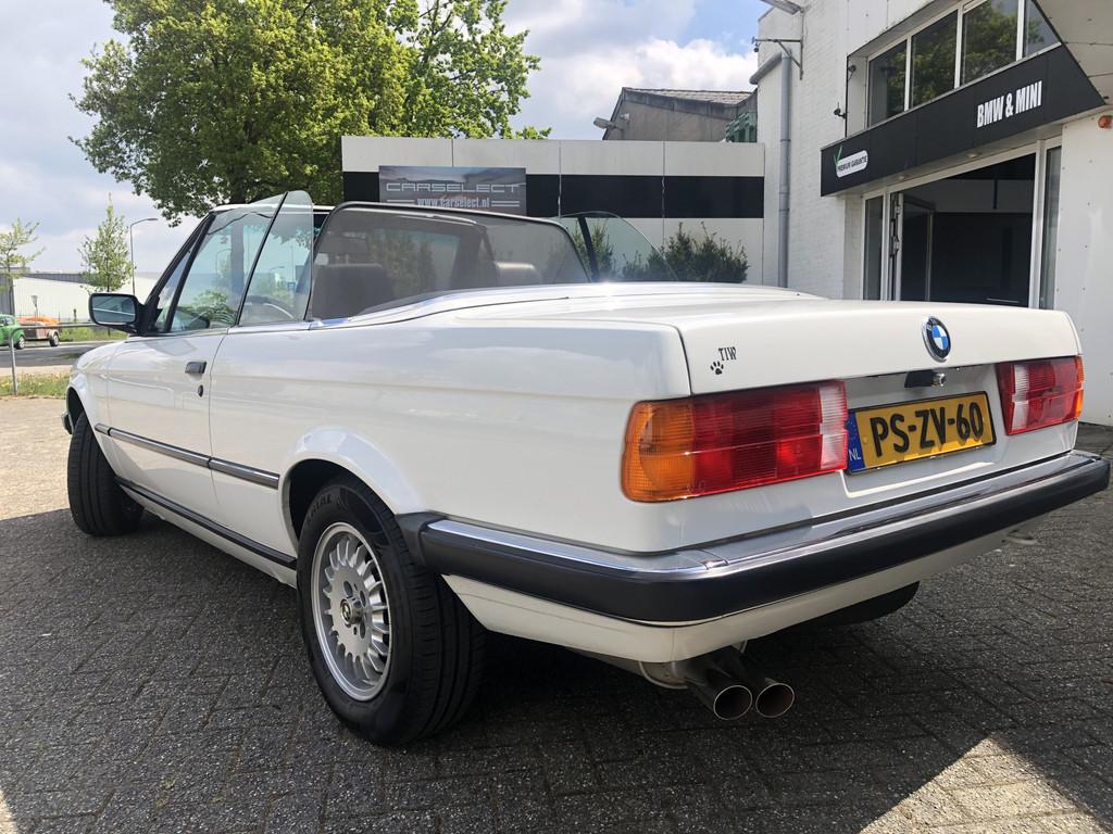 BMW 3-serie 325i E30 Cabriolet - volledig gerestaureerd en N, Automaat, Achterwielaandrijving, Zwart, 2494 cc