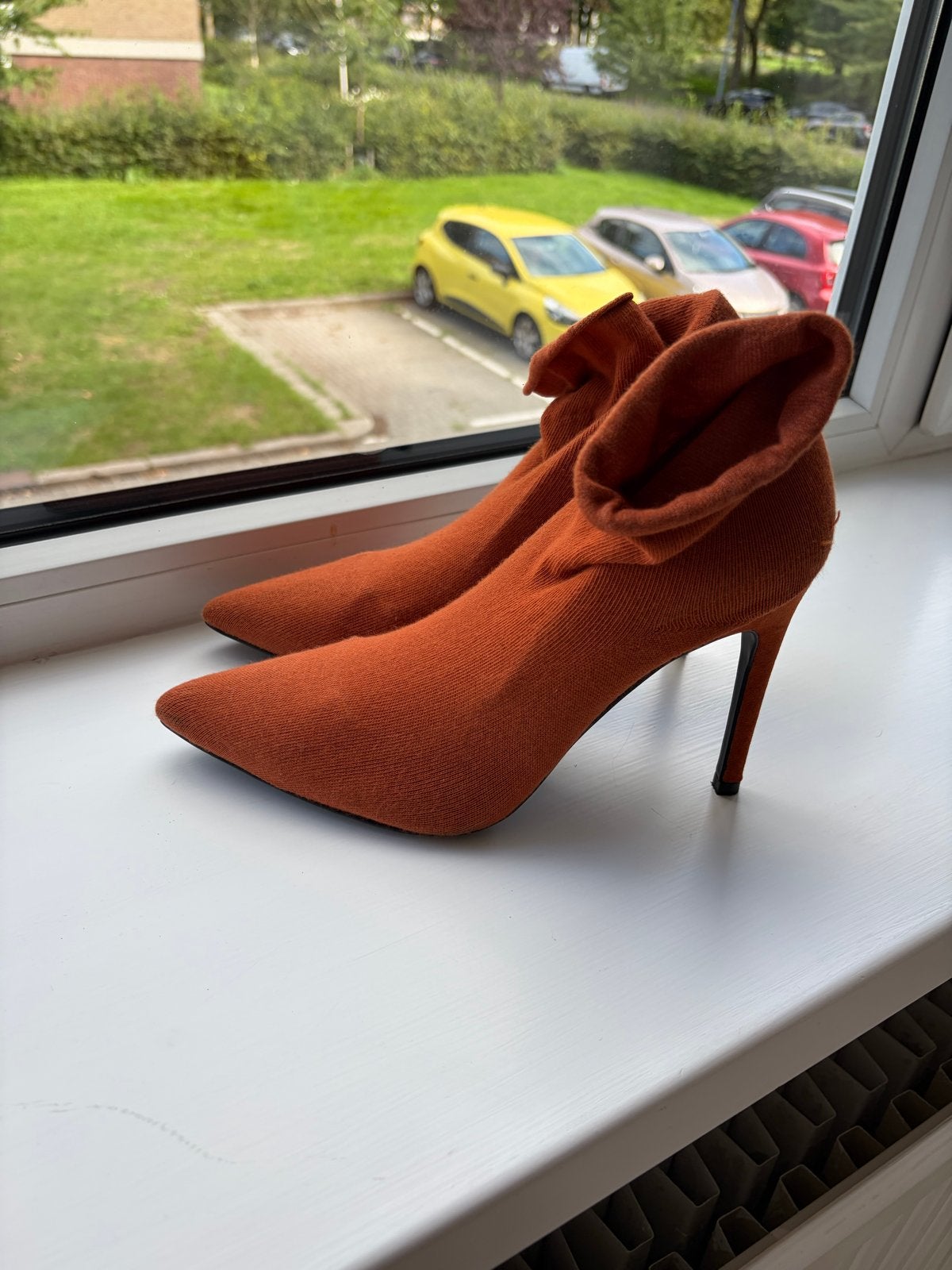 Zara Oranje Gebreide Soklaarzen met Naaldhak, Ophalen of Verzenden, Gedragen, Oranje, Lage of Enkellaarzen
