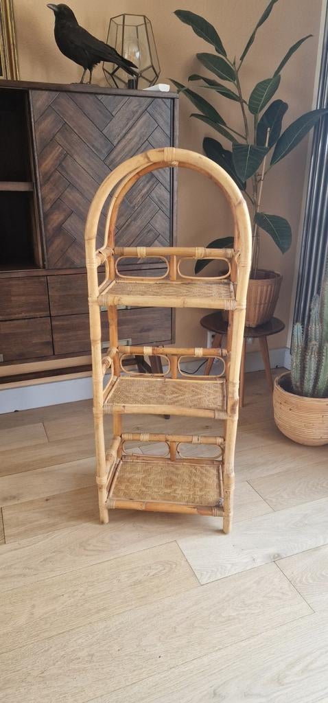 Bamboe rotan boogkast, Ophalen