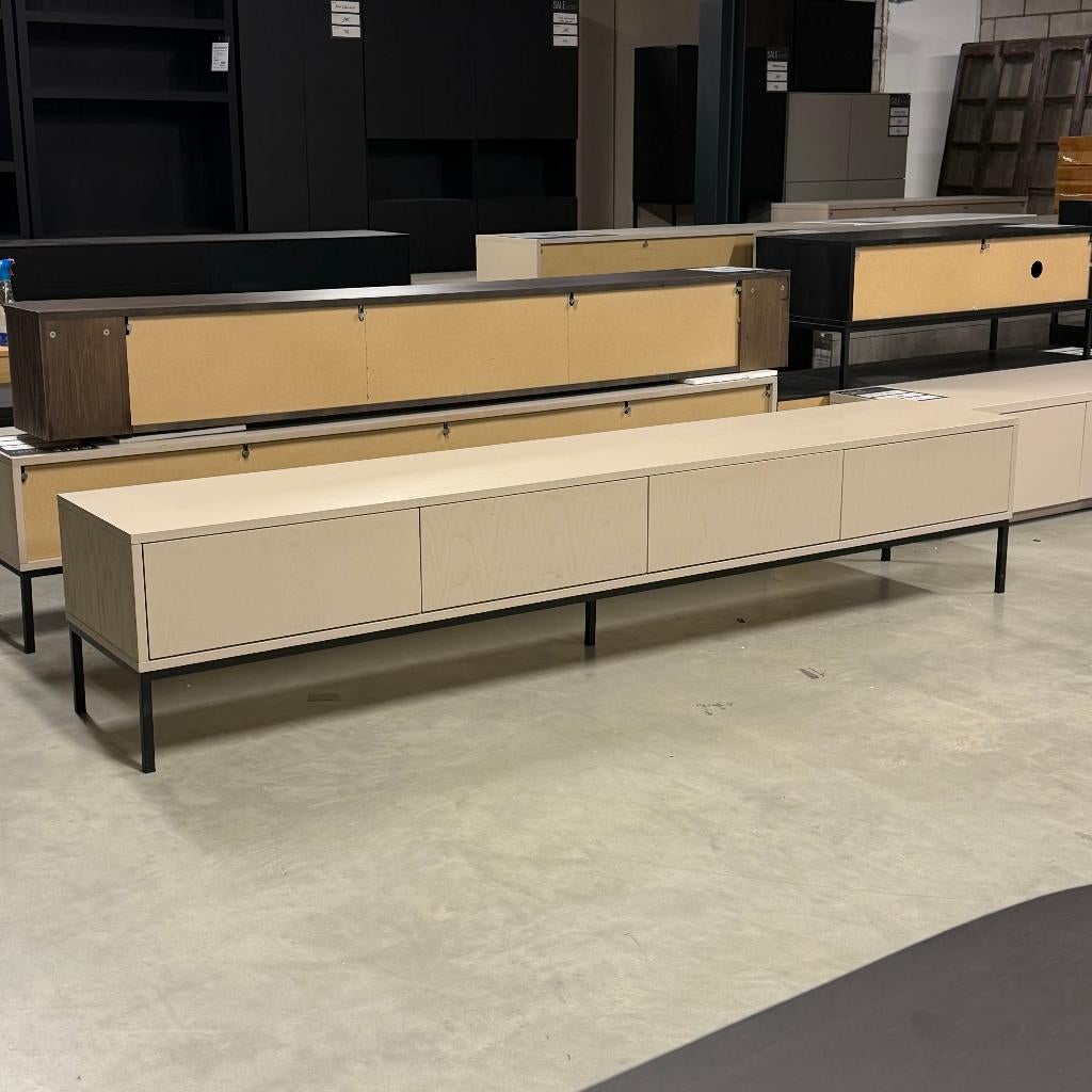 tv dressoir taupe mat taupe eiken fineer 180 of 240cm, Japandi, Ophalen of Verzenden, Zo goed als nieuw, 200 cm of meer