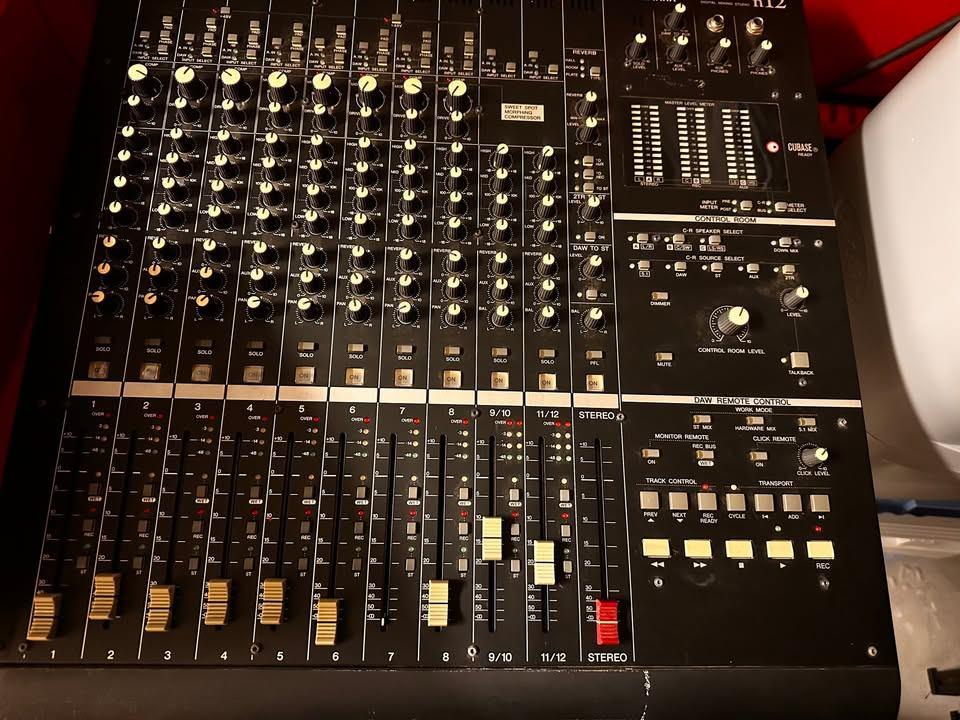 Yamaha n12 Digital Mixing Studio, Muziek en Instrumenten, Mengpanelen, Ophalen of Verzenden, Gebruikt, 10 tot 20 kanalen, Microfooningang