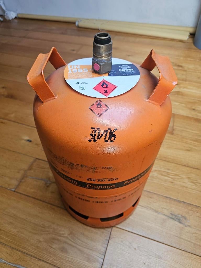 Repsol propaan gasfles, vol. Incl. drukregelaar (2030), Caravans en Kamperen, Ophalen, Zo goed als nieuw