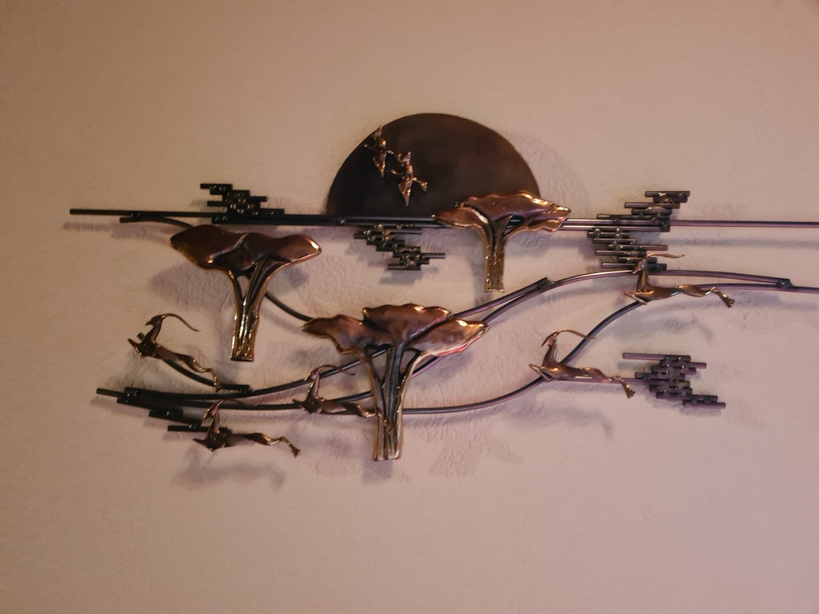 Metalen wandsculptuur met Afrikaans tafereel, Ophalen, Wandsculptuur, Gebruikt, Meerkleurig