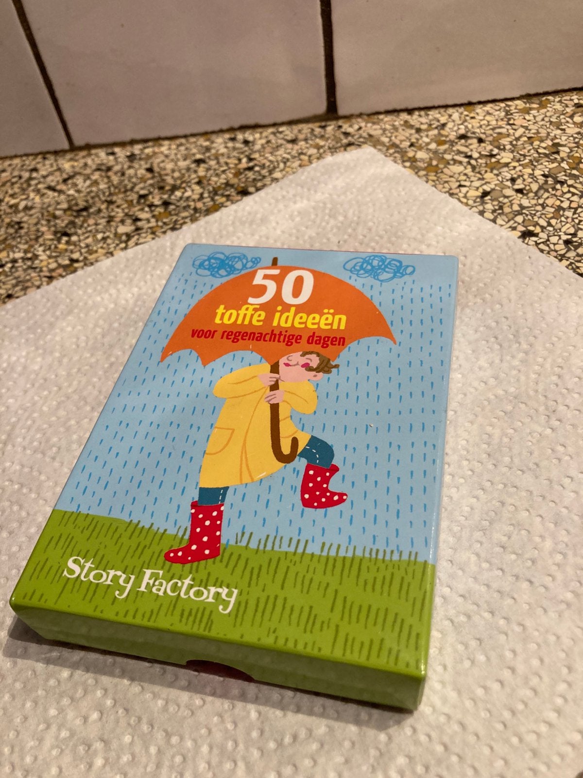50 spel ideeen voor bij regen, Ophalen of Verzenden, Zo goed als nieuw