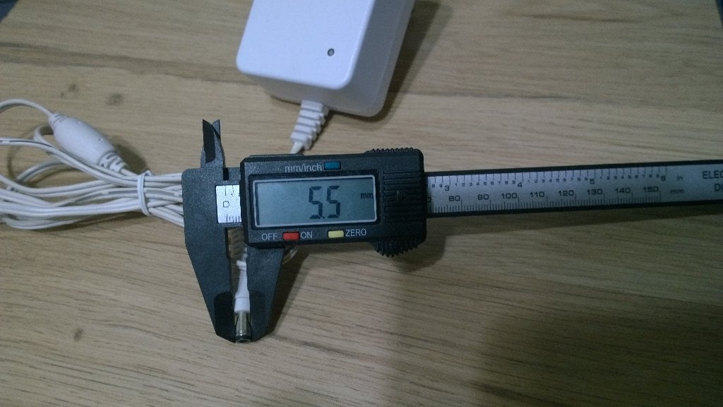 Adapter 220V naar 12V 2.5A ShenZhen, Ophalen, Zo goed als nieuw