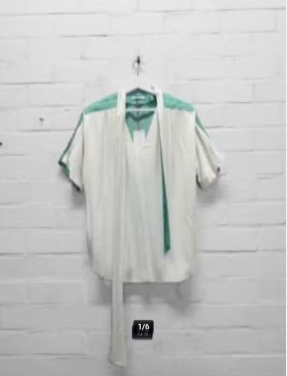 Just in Case - Prachtige satijnen top maat 38 & 40 - Nieuw, Kleding | Dames, Maat 38/40 (M), Nieuw, Ophalen of Verzenden, Korte mouw
