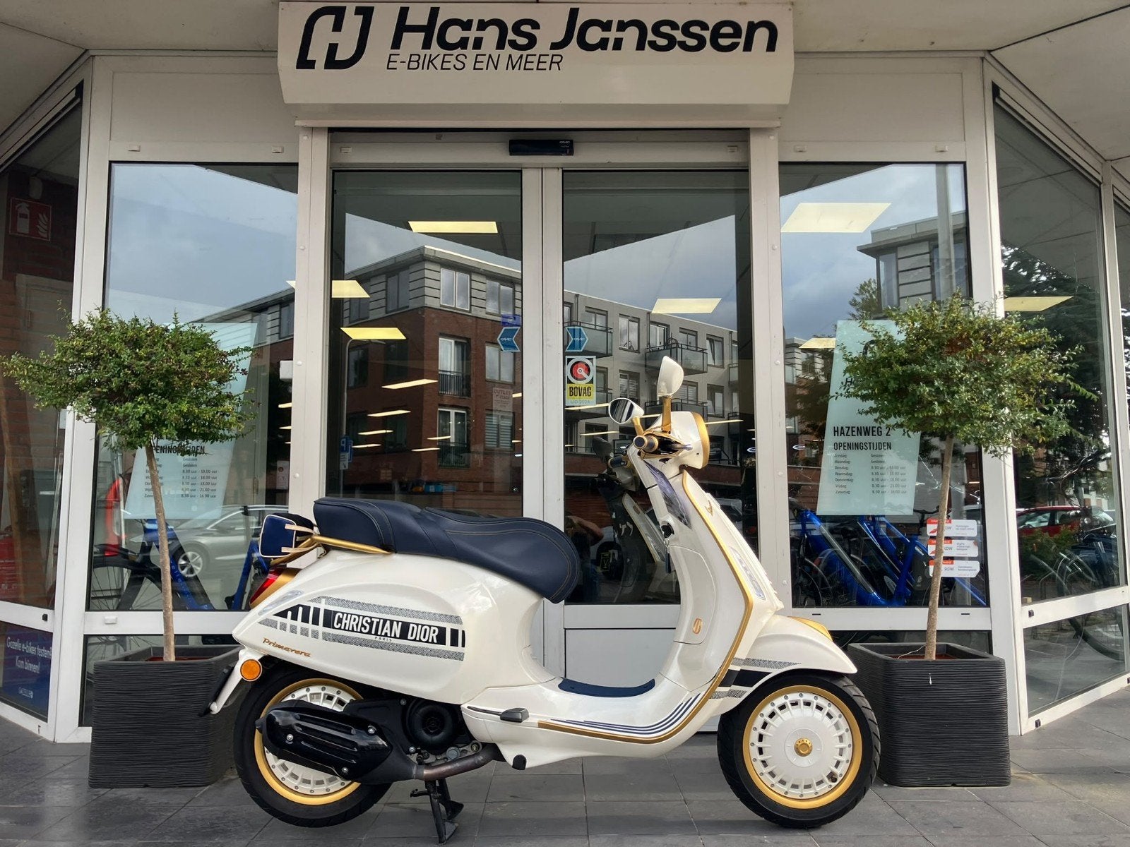 Unieke Vespa Primavera Dior - Exclusief en Stijlvol, Ophalen, Zo goed als nieuw, Maximaal 45 km/u, Overige modellen