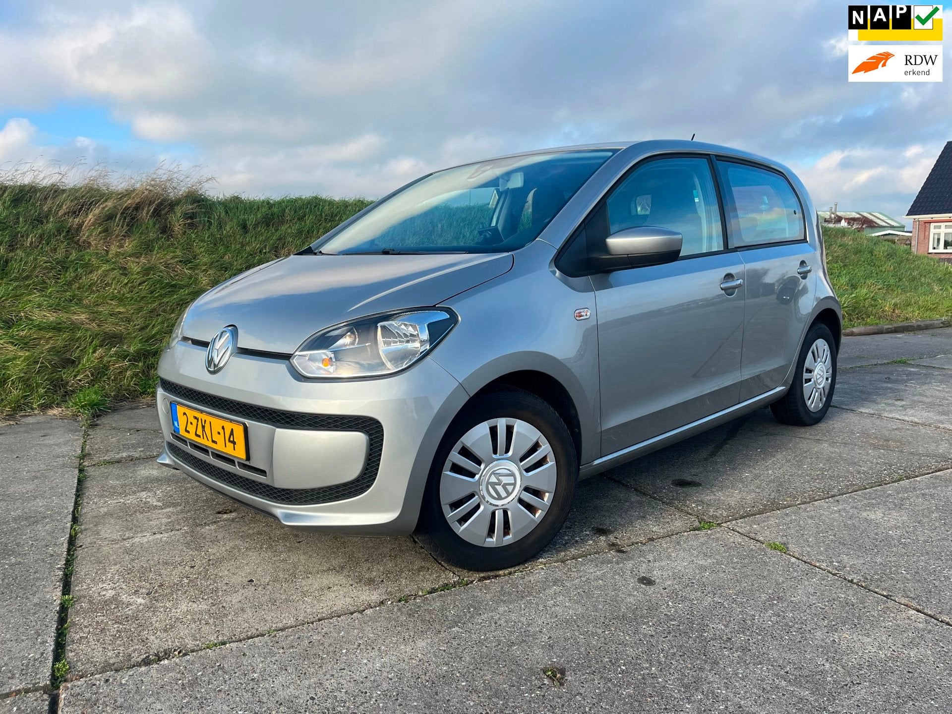 Volkswagen Up! 1.0 move up! BlueMotion APK 04-2027, Auto's, Volkswagen, Euro 5, Gebruikt, Up!, Origineel Nederlands