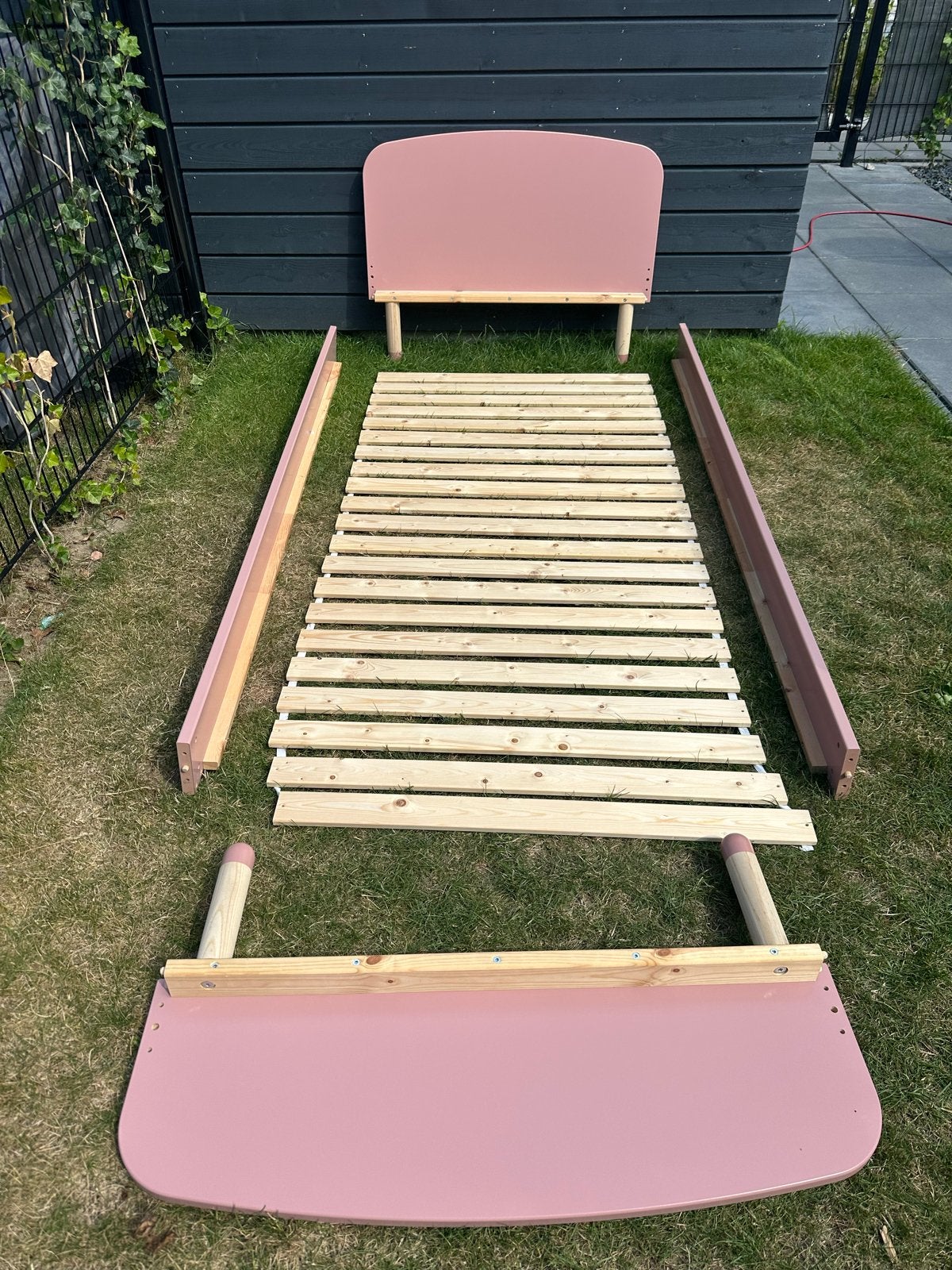 Roze eenpersoonsbed 90x200 met lattenbodem, Ophalen, Gebruikt, 90 cm, 200 cm
