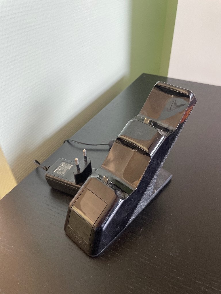 Dual charging station PS4, Ophalen, Zo goed als nieuw, Voeding, Oplader of Kabel, PlayStation 4