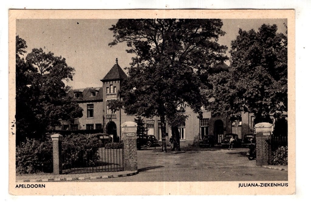 Apeldoorn  1953 entree Juliana Ziekenhuis, Ophalen, 1940 tot 1960, Gelopen, Gelderland