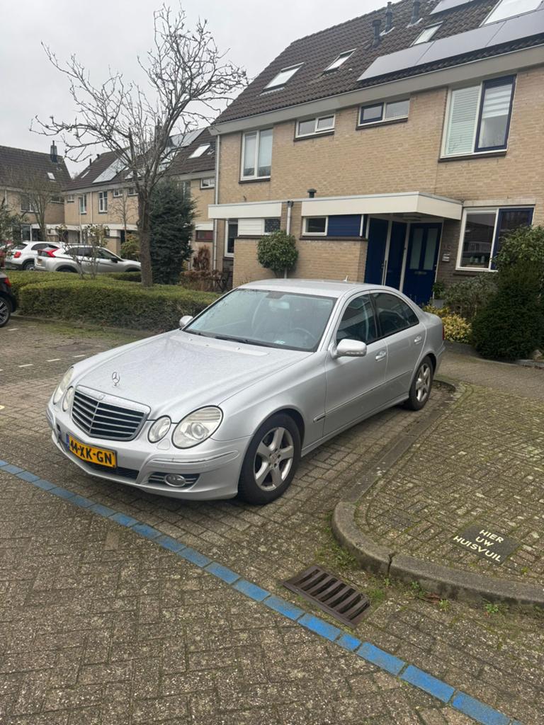 Mercedes-Benz E-Klasse 3.0 E280 Sedan AUT 2007 Grijs, Auto's, Automaat, Achterwielaandrijving, Zilver of Grijs, 6 cilinders