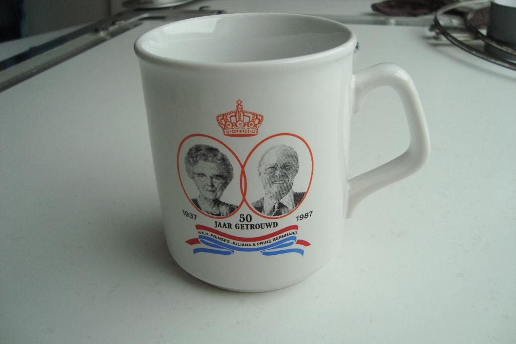 Tegeltjes, mok, boekje, speldjes lees beschrijving, Verzamelen, Ophalen of Verzenden, Gebruikt, Nederland, Overige typen