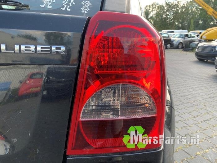 Achterlicht rechts van een Dodge Caliber, Gebruikt, -, -, Ophalen of Verzenden