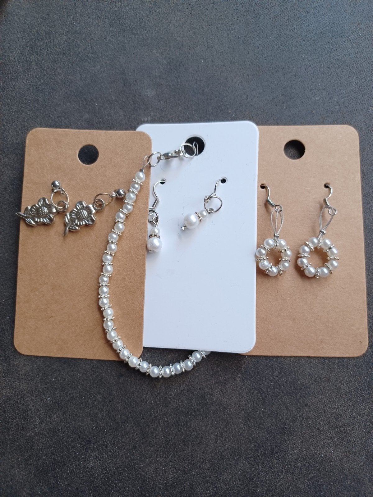 Set van 3 paar oorbellen met bijpassende armband, Overige materialen, Hangers, Verzenden, Nieuw