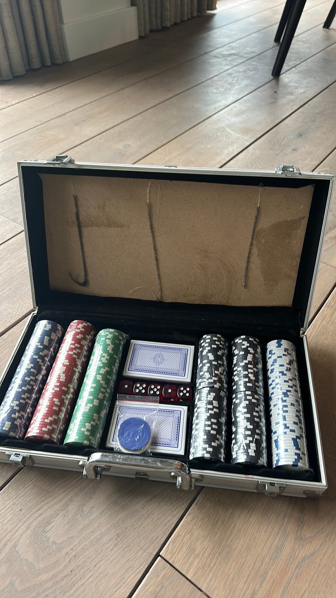 Pokerset, Ophalen, Zo goed als nieuw