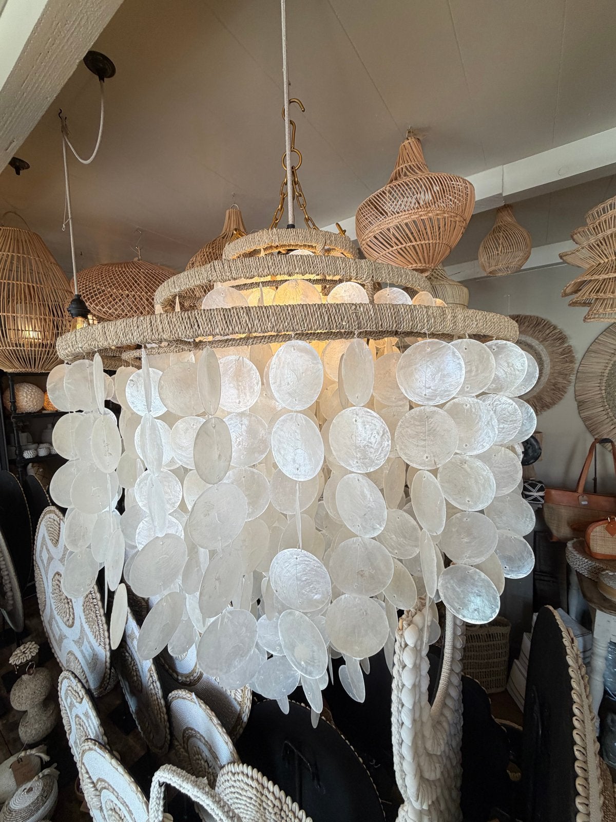 Capiz Kroonluchter Lamp - 60 cm Doorsnede, Ribbonstore, Overige materialen, Sint Annaland schoolstraat 2a, 50 tot 75 cm