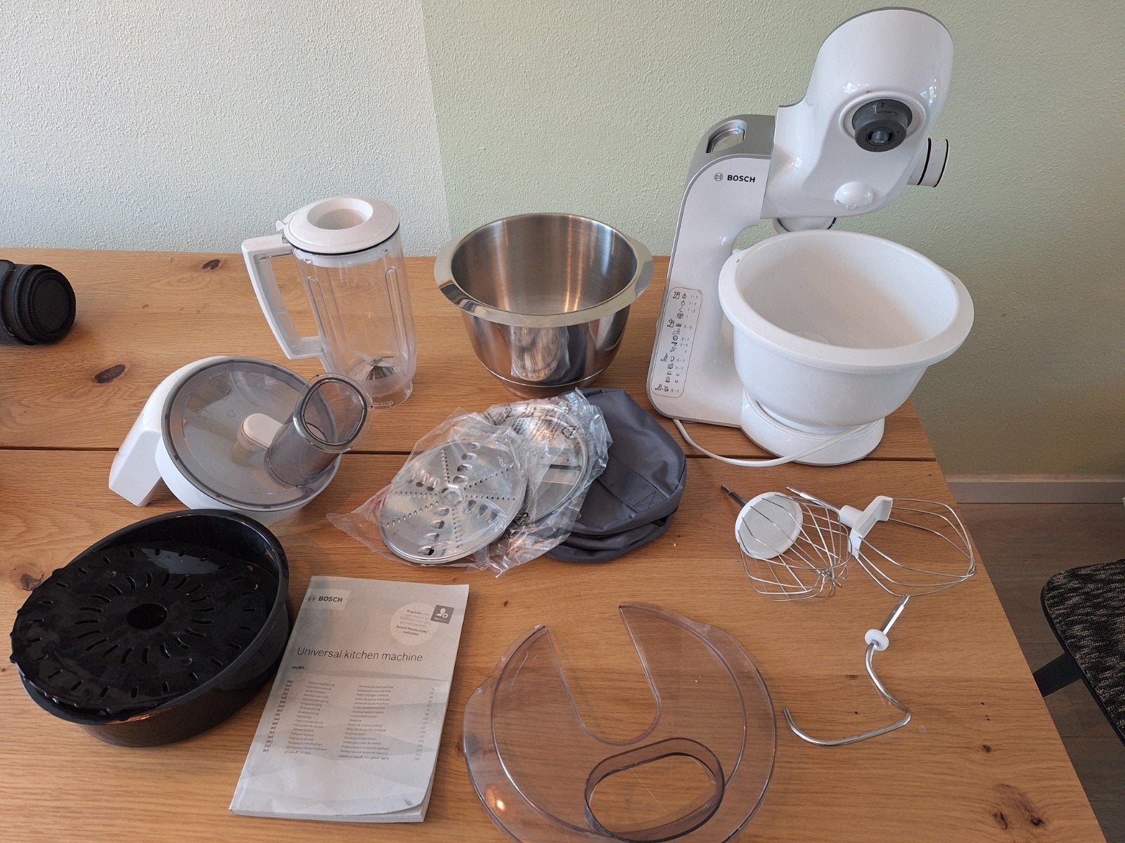 Bosch MUM5 keukenmachine met veel accessoires, Witgoed en Apparatuur, Keukenmixers, Gebruikt, Ophalen of Verzenden, Vaatwasserbestendig