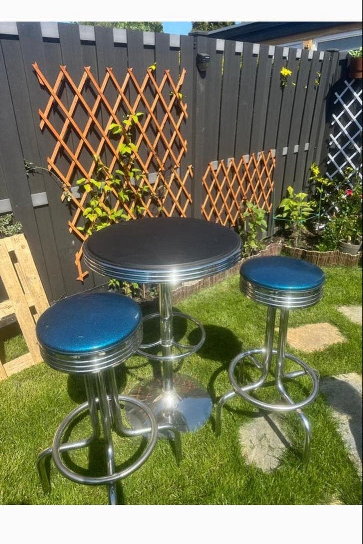 Vintage Barset: 2 Krukken en Tafel - Blauw/Chroom, Ophalen, Gebruikt, Met voetsteun, 90 cm of meer