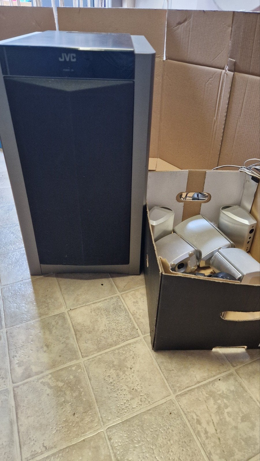 JVC  Subwoofer en Satelliet speakers, Gebruikt, JVC, Ophalen of Verzenden, 60 tot 120 watt