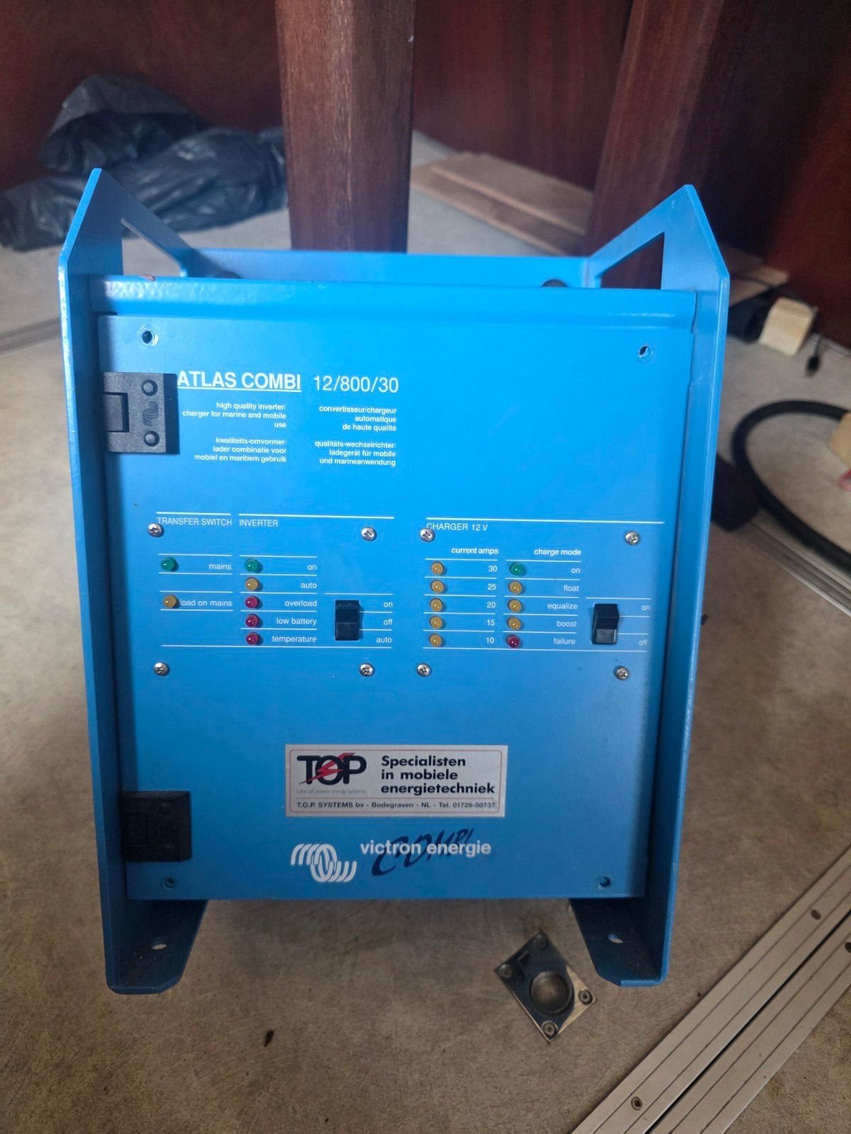 Victron atlas combi 12v 800/30, Ophalen of Verzenden, Gebruikt, Kabel of Apparatuur