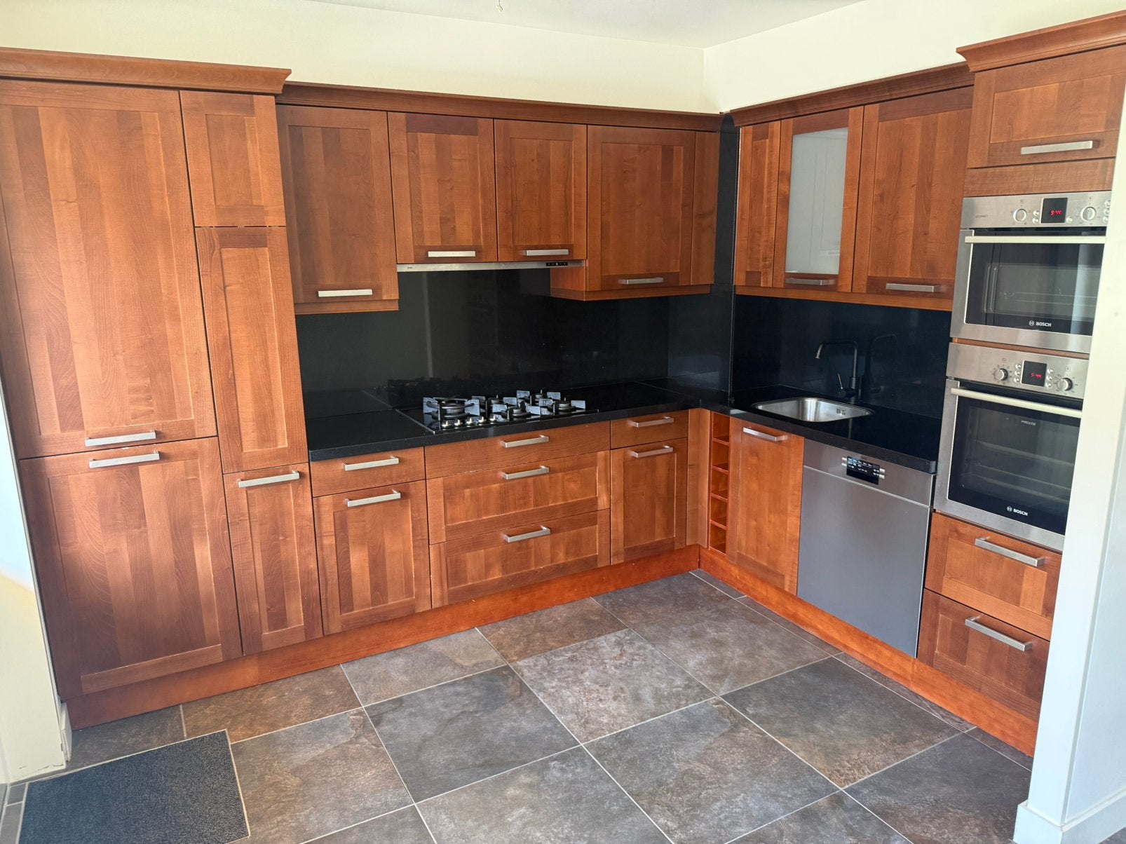 Complete keuken met inbouw apparatuur, Huis en Inrichting, Keuken | Complete keukens, Ophalen, Gebruikt, Overige kleuren, Hoekkeuken