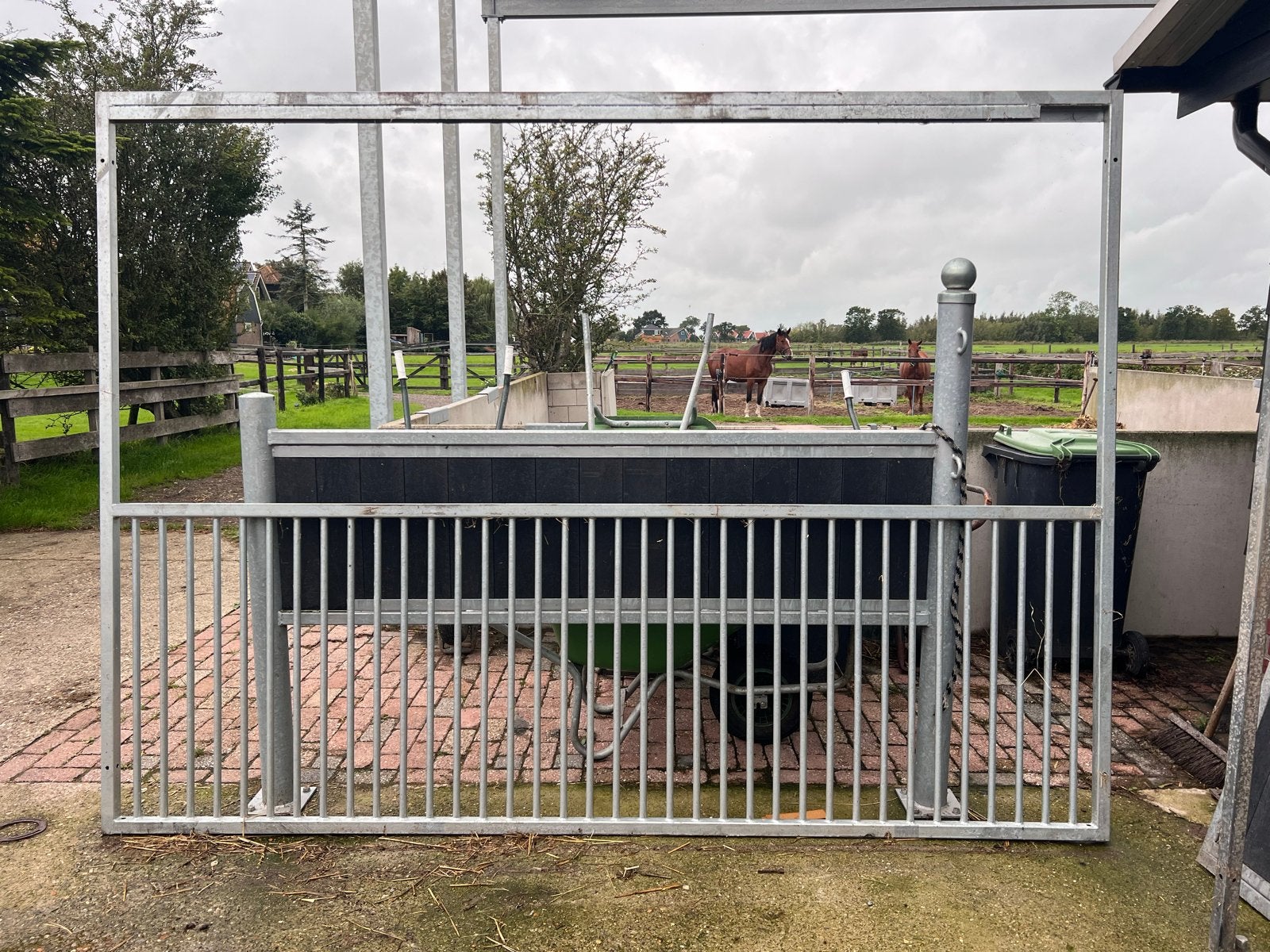 Tussen wand stal, Dieren en Toebehoren, Ophalen of Verzenden