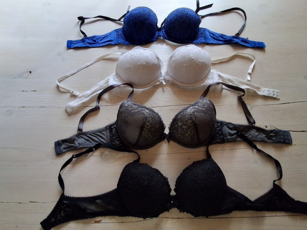 4 x bijna nieuwe bh - maat 75C - zwart wit blauw grijs, Ophalen of Verzenden, Overige kleuren, BH
