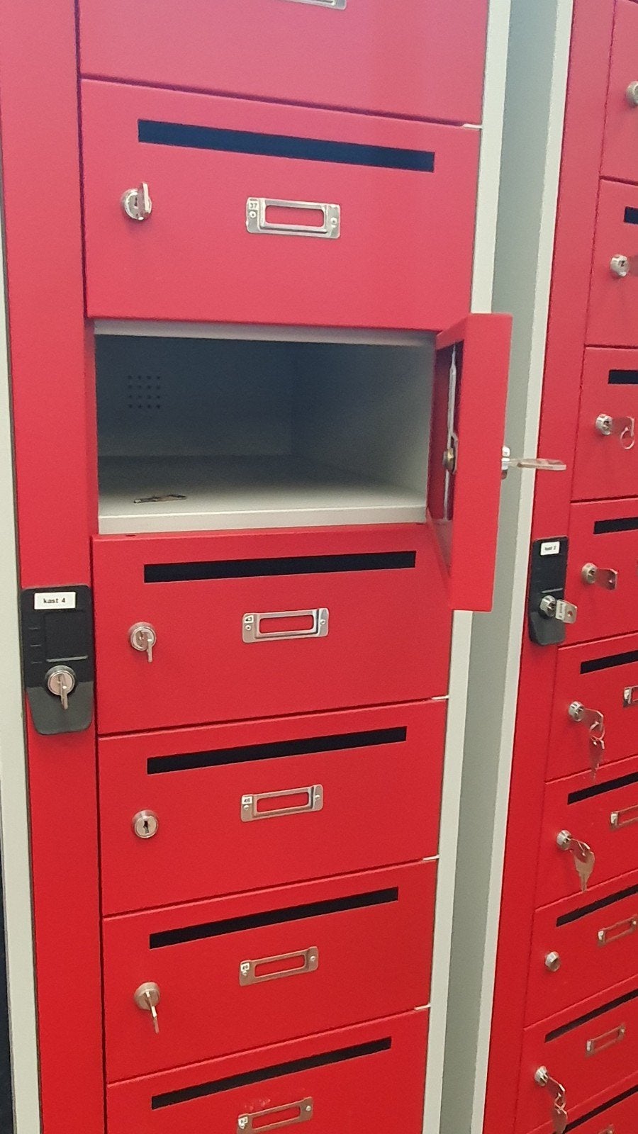 Lockers, brievenbuslocker, Ophalen, Zo goed als nieuw