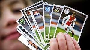 Diverse voetbalplaatjes, speelkaarten en verzameldoosjes, Albert Heijn, Ophalen of Verzenden