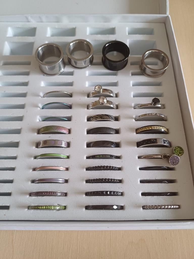 Collectie ixxxi ringen in maten 16, 16.5 en 17, Overige materialen, Gebruikt, Ophalen of Verzenden, Dame of Heer