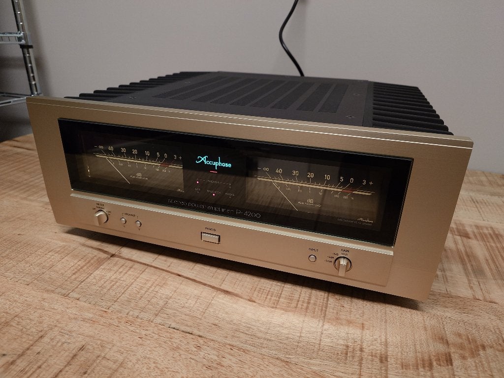 Accuphase P-4200 stereo eindversterker met doos, Gebruikt, 120 watt of meer, Stereo, Ophalen