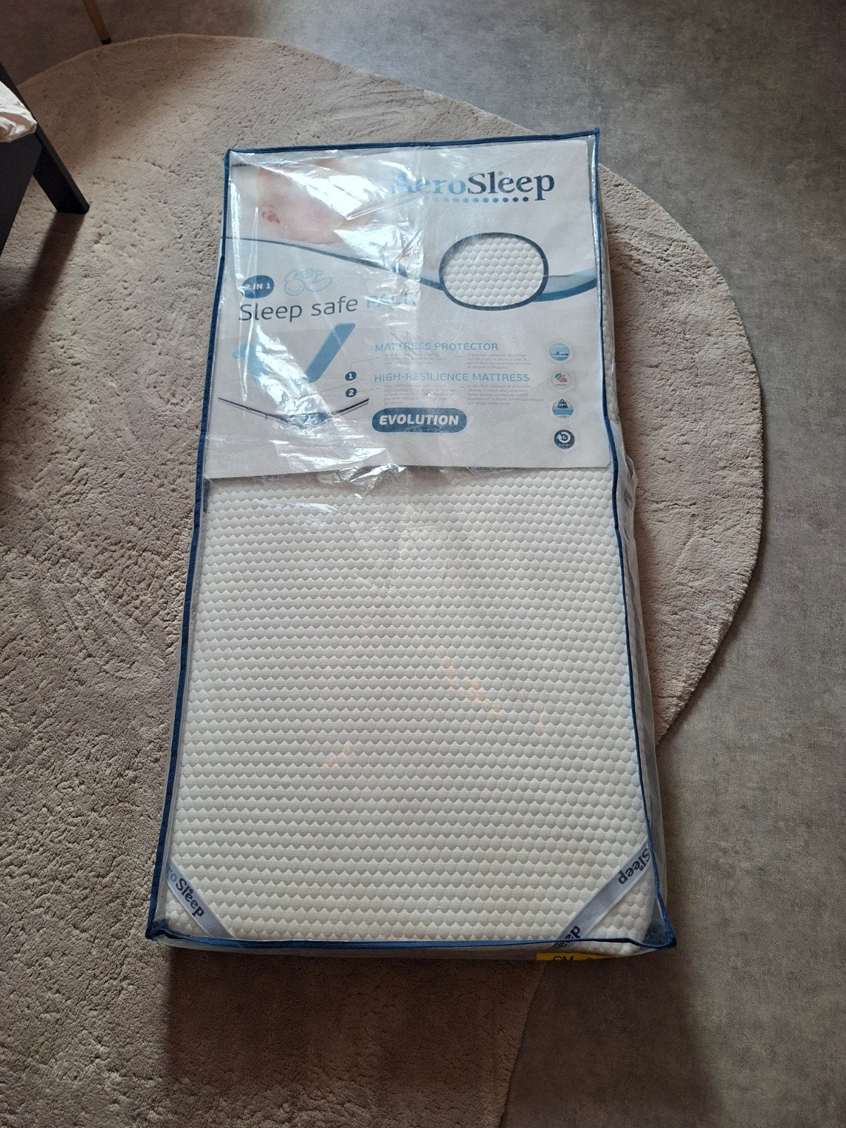 Aerosleep matras 60x120 met beschermer en onderlegger, Ophalen, 190 cm of minder, Zo goed als nieuw, Matras