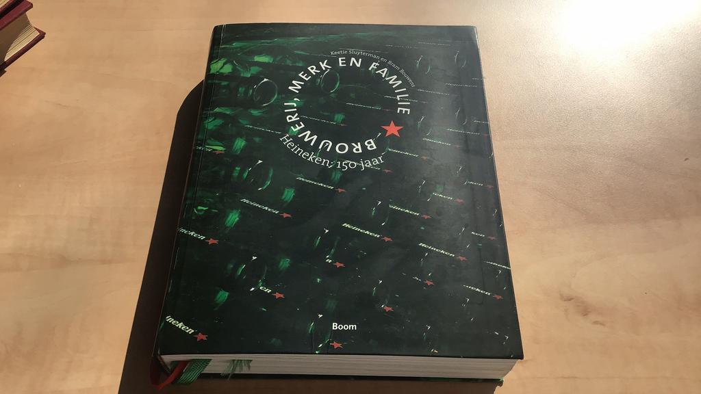 Bram Bouwens - Heineken: 150 jaar, Ophalen of Verzenden, Zo goed als nieuw, Bram Bouwens; Keetie Sluyterman